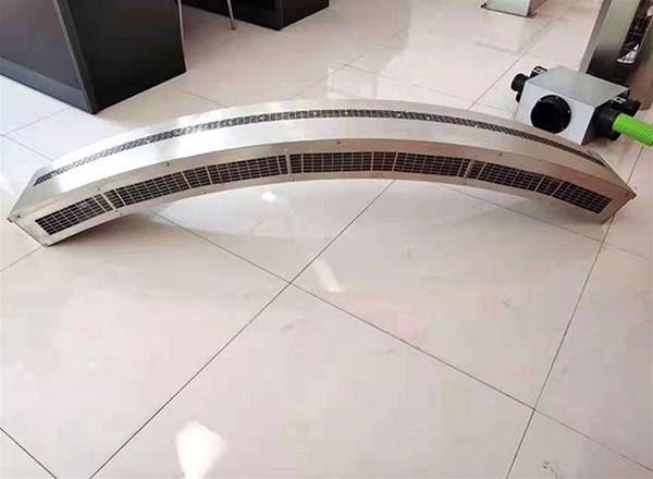 弧形風(fēng)幕機